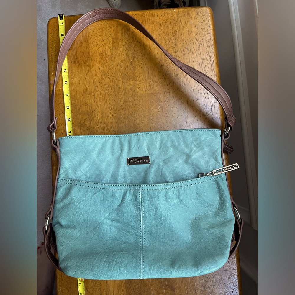 Stone Mountain Long Beach Bucket- preowned but in excellent condition-like new!